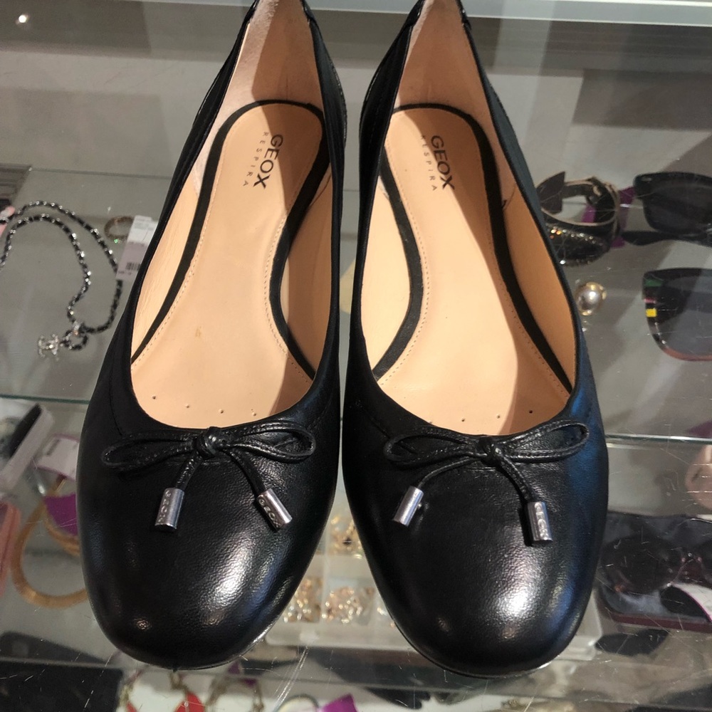 NWOT adorable Geox Respira flats!